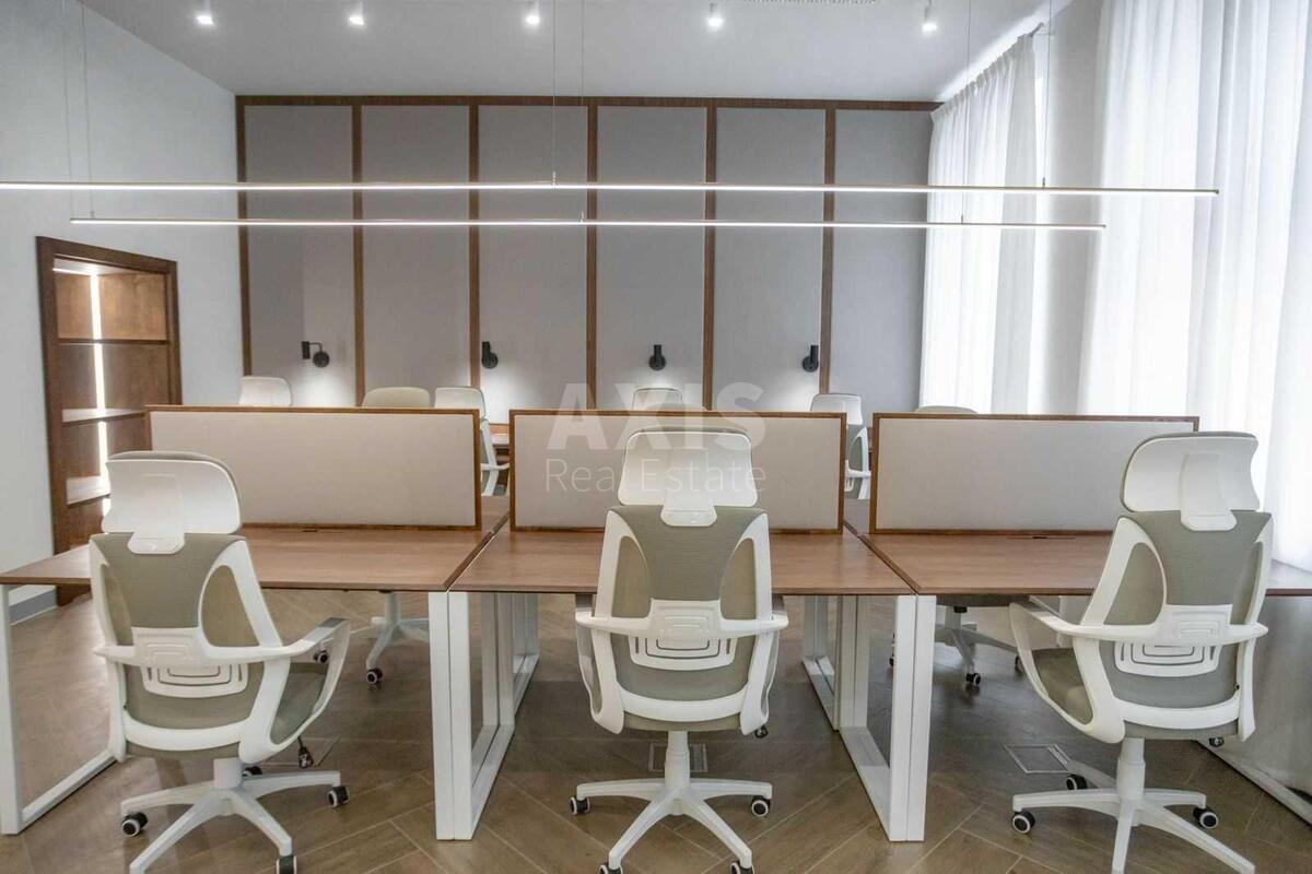 Office vul. Bul'varno-Kudrjavs'ka 51, 135m20