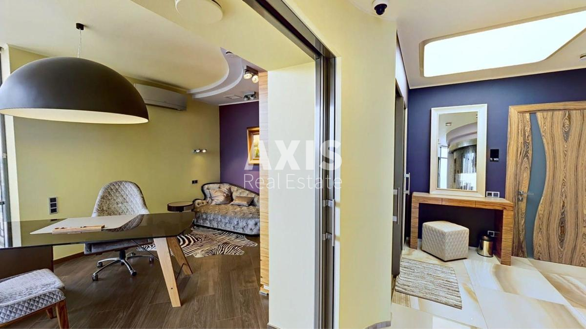3k apartment vul. Strutyns'kogo Sergija 25