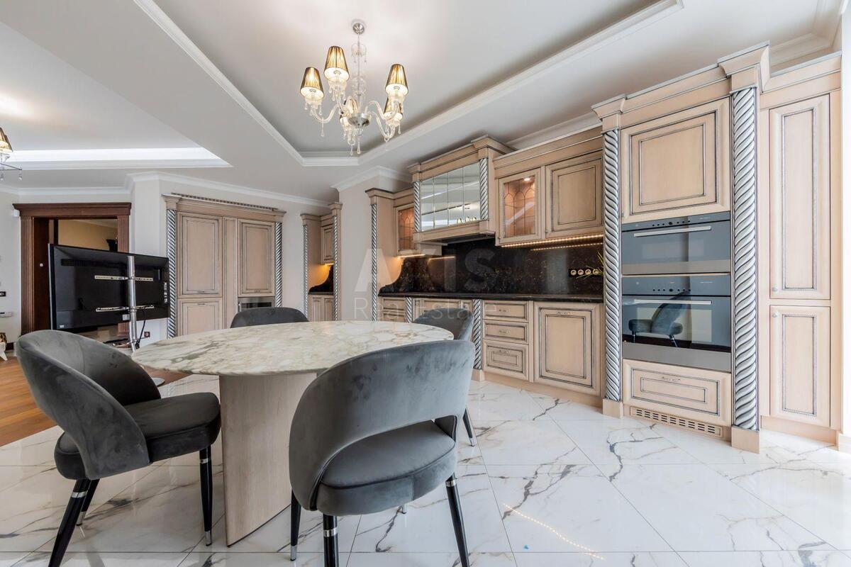 4k apartment vul. Zvirynec'ka 47