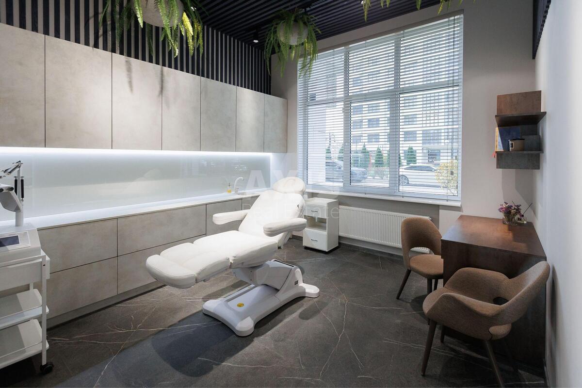 Trade object vul. Andriya Verkhohlyada 15А, 91m26131211