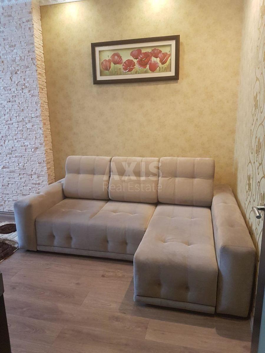 2k apartment vul. Zhyljans'ka 1183