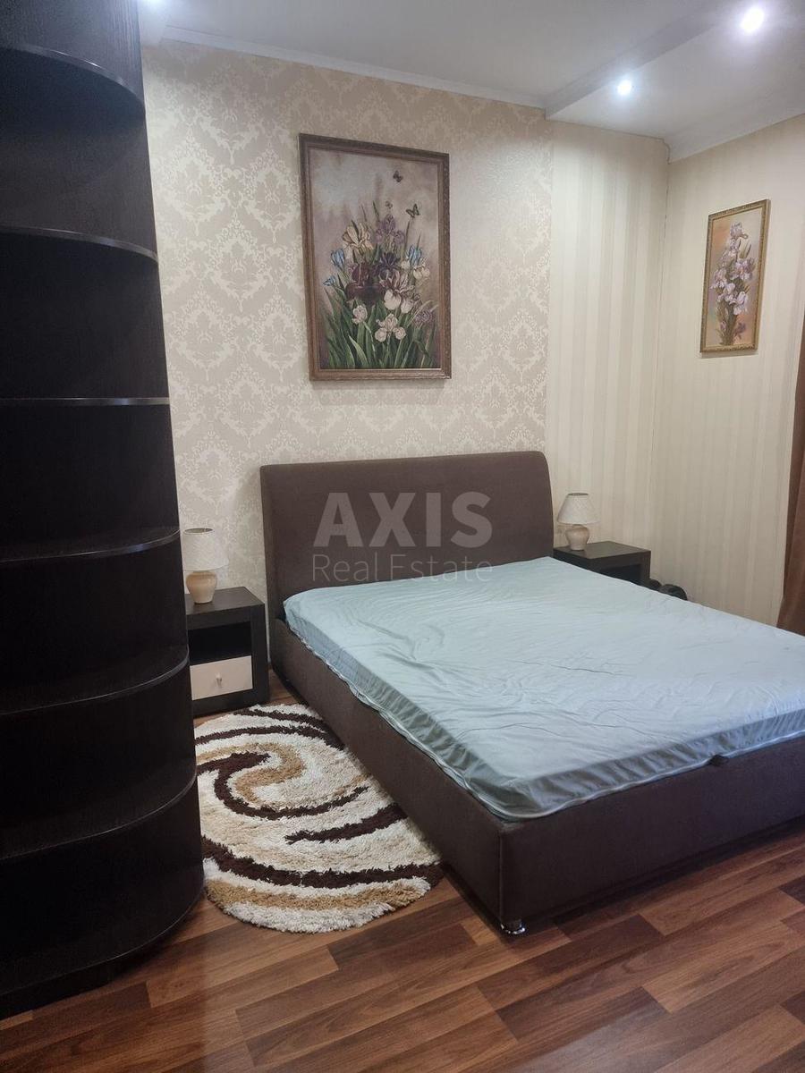 2k apartment vul. Zhyljans'ka 1184