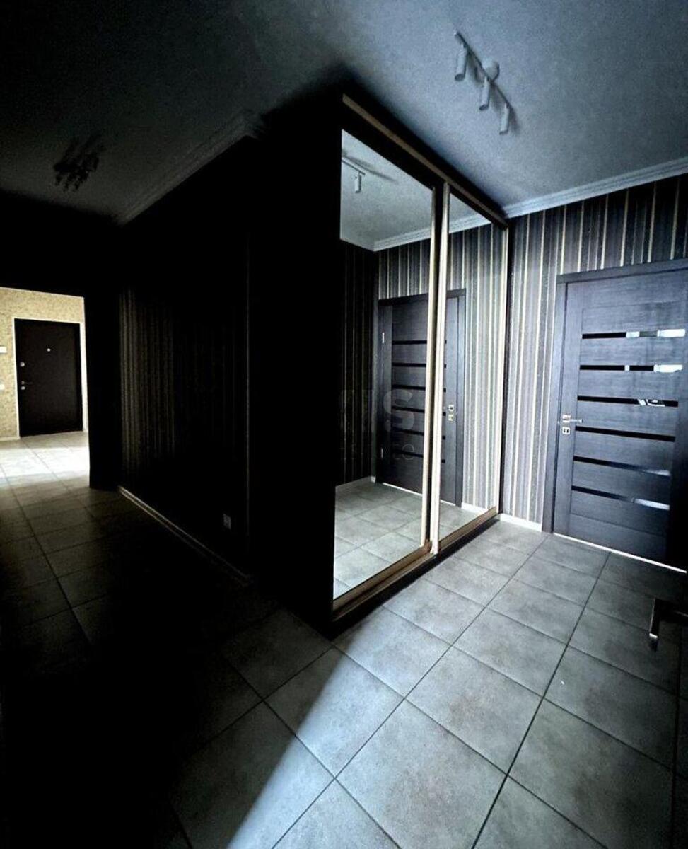 4k apartment vul. Oleny Pchilky 8571752