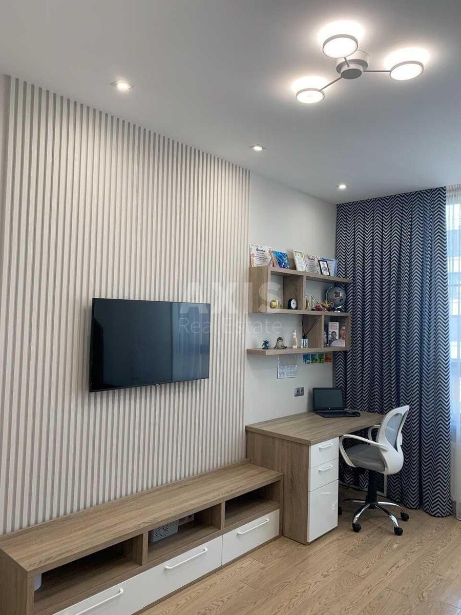 4k apartment vul. Dilova 1/25730215
