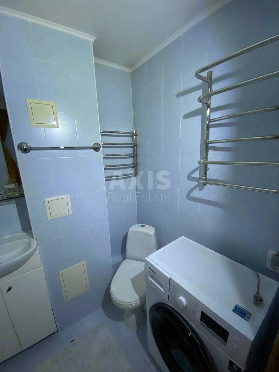 2k apartment vul. Miljutenka 10А8