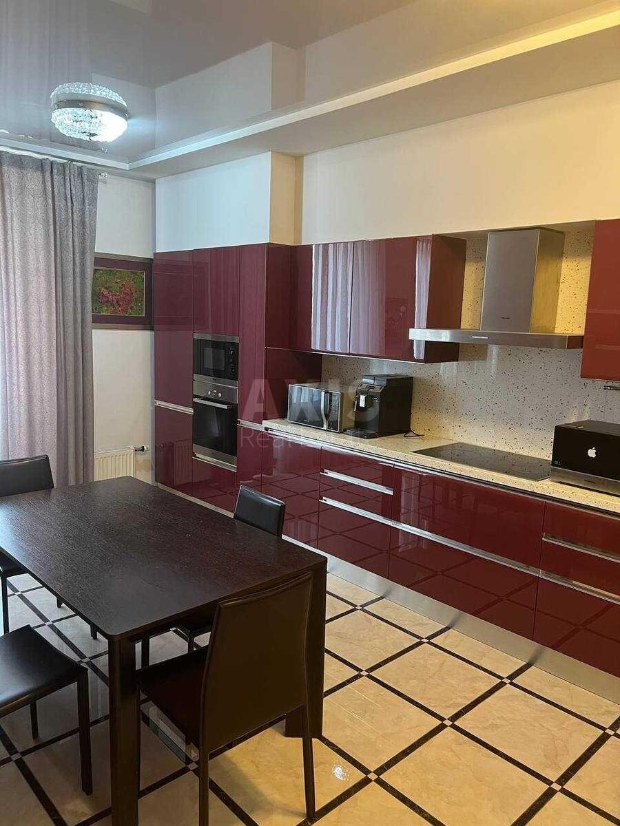 3k apartment vul. Antonovycha 19/21
