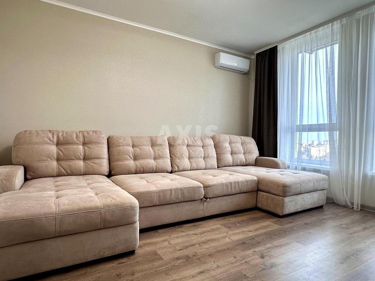 2k apartment pr-t Berestejskij 67631843