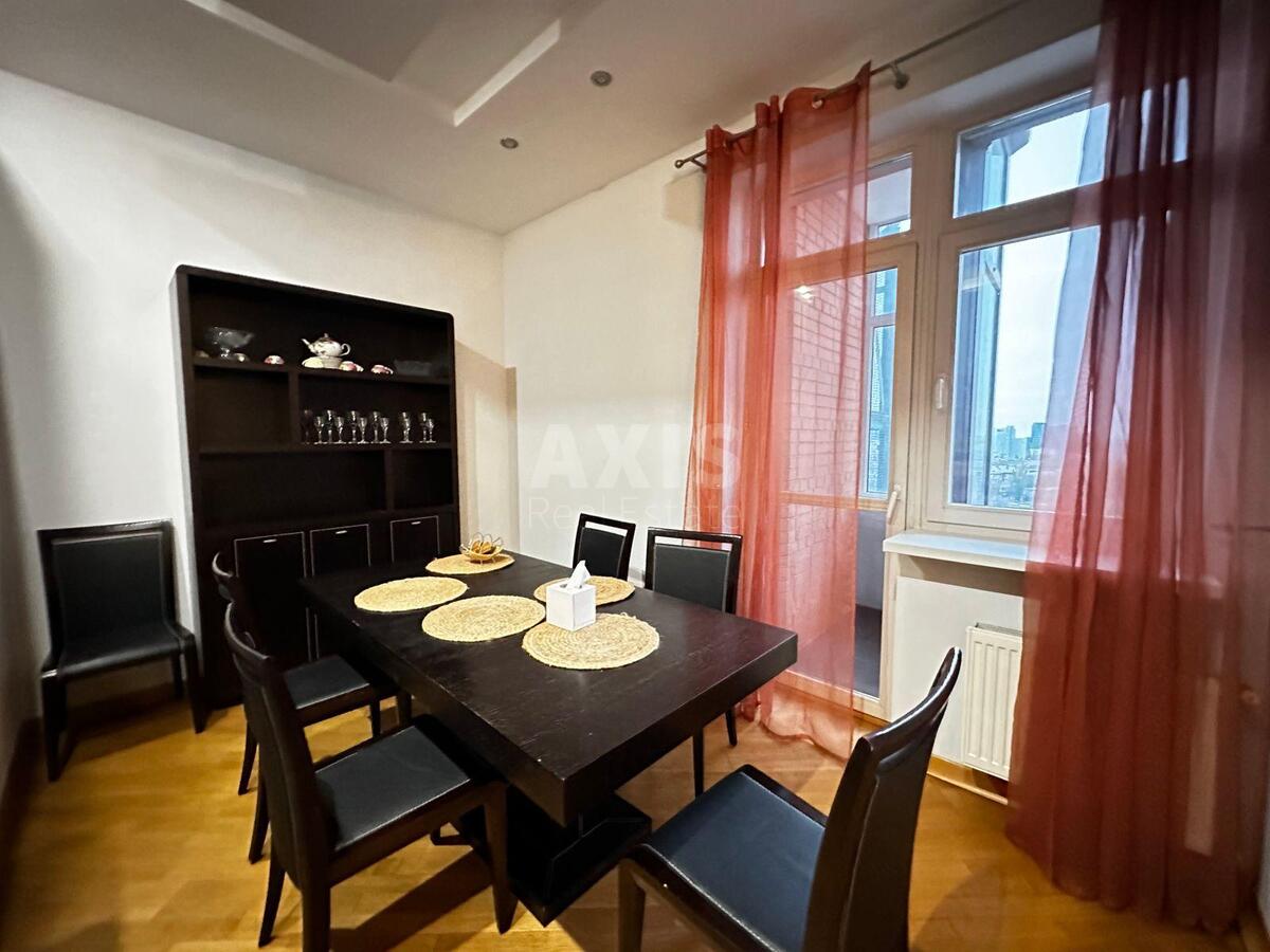 3k apartment vul. Jevgena Konoval'cja 36Б1
