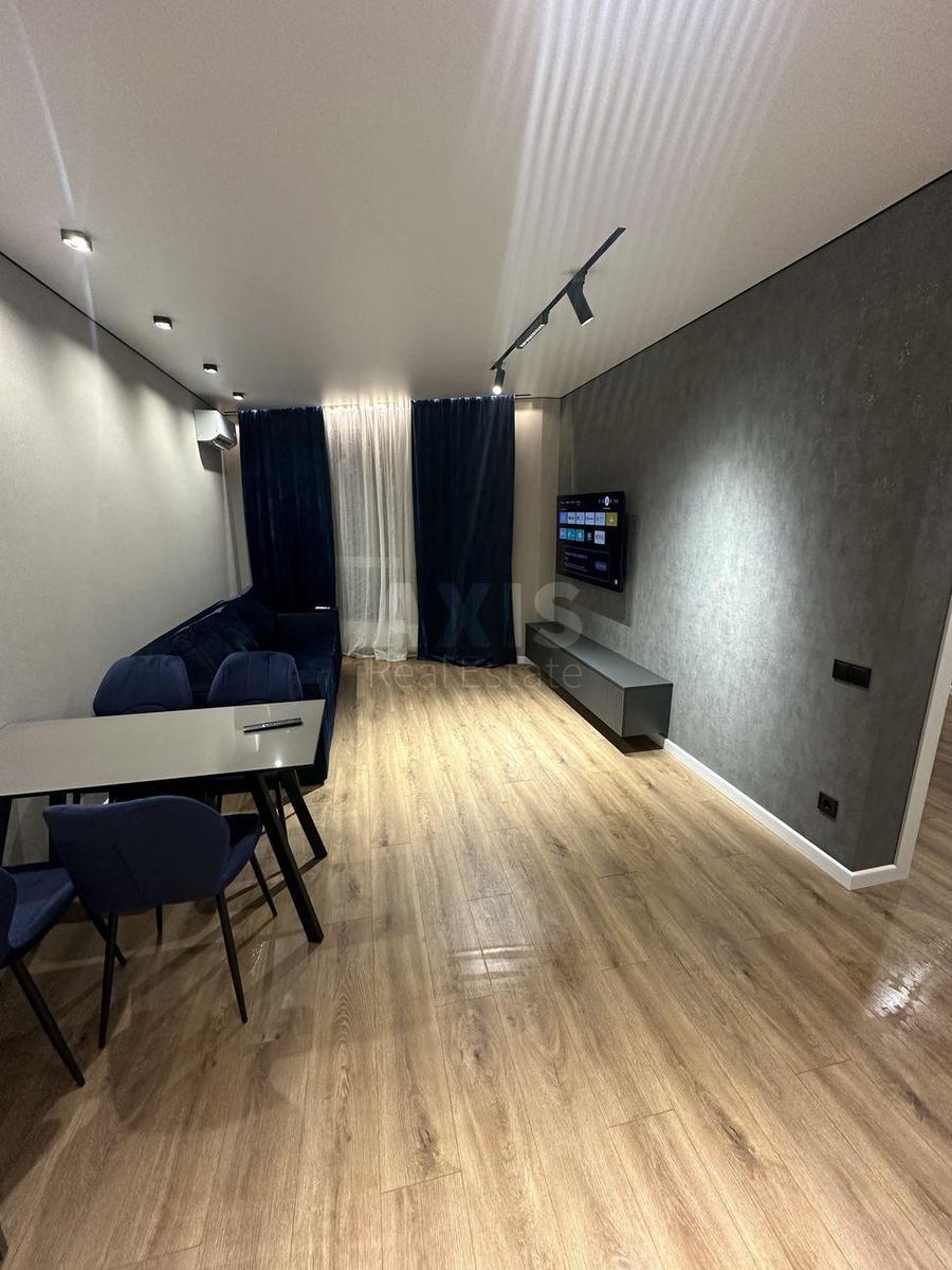 3k apartment vul. Pivnichno-Syrec'ka 10