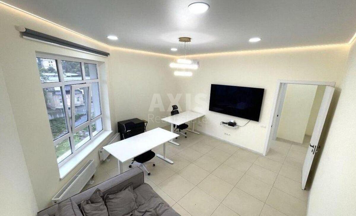 Office uzv. Klovs'kyj 7, 132m2
