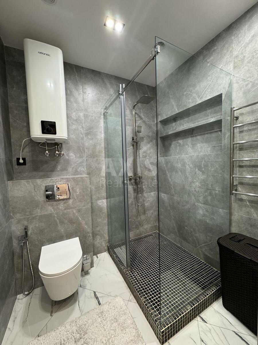 2k apartment vul. Gulaka Mykoly 48