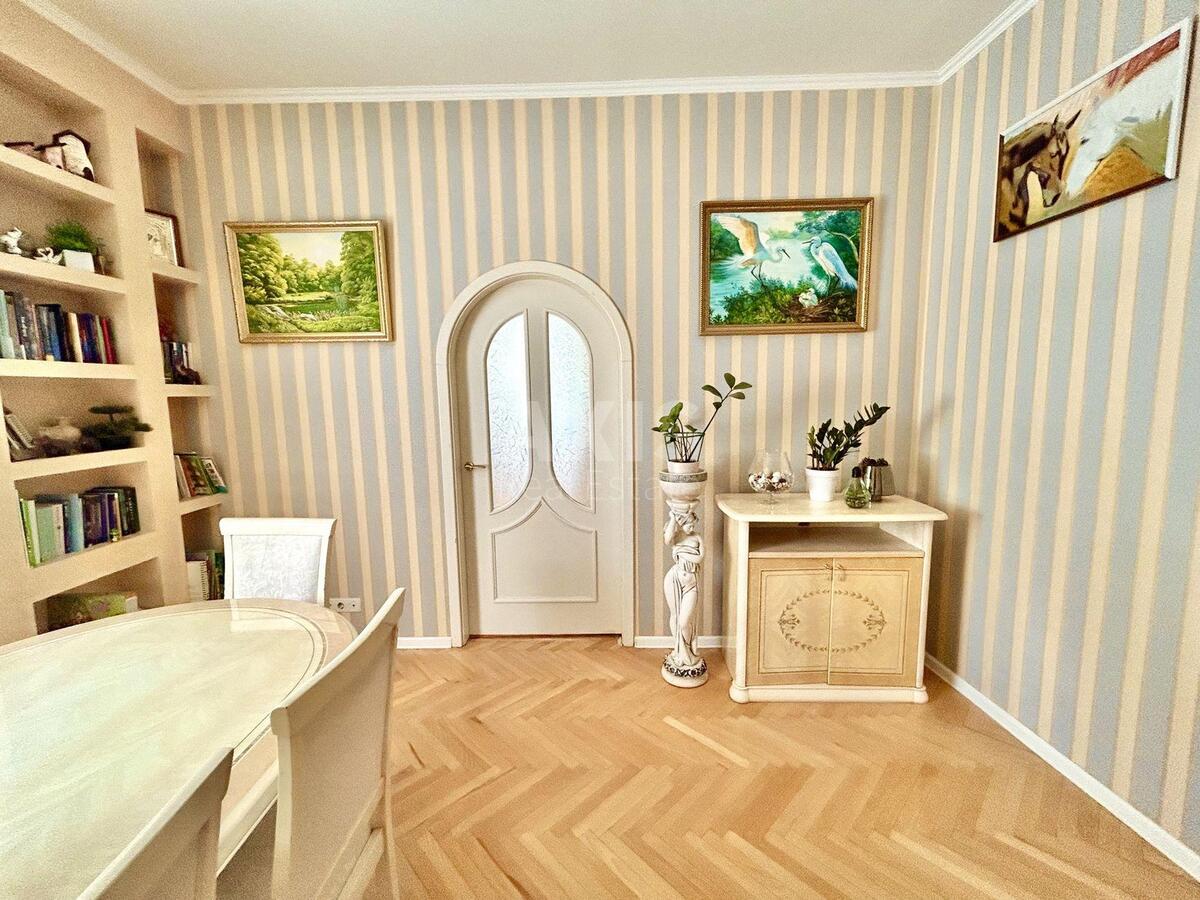 3k apartment vul. Deputats'ka 4/6566374