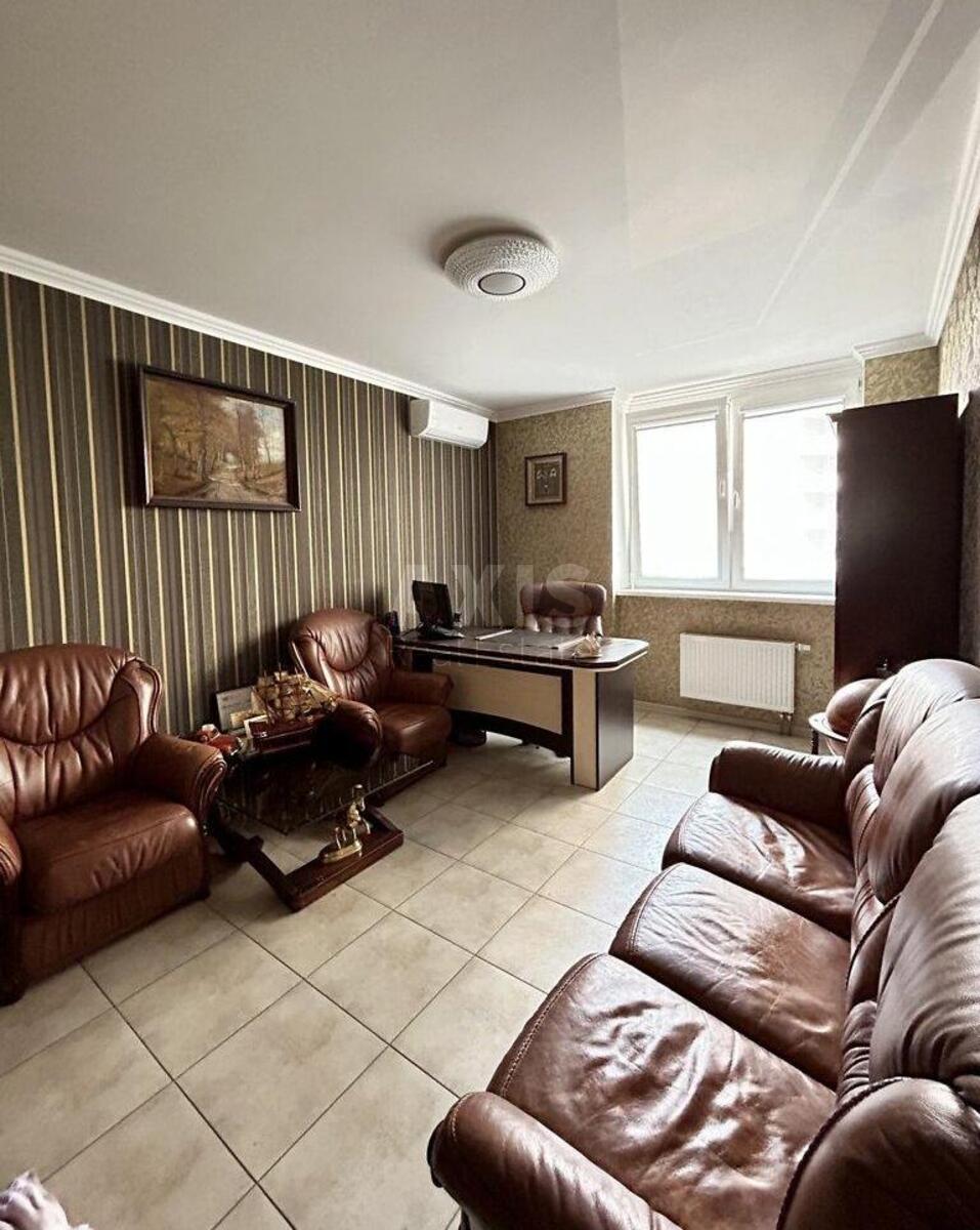 4k apartment vul. Oleny Pchilky 8571753