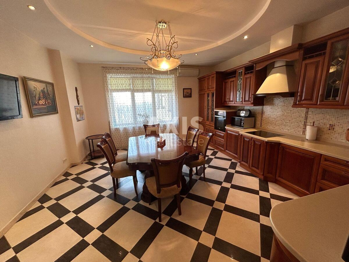 3k apartment vul. Moldavs'ka 20