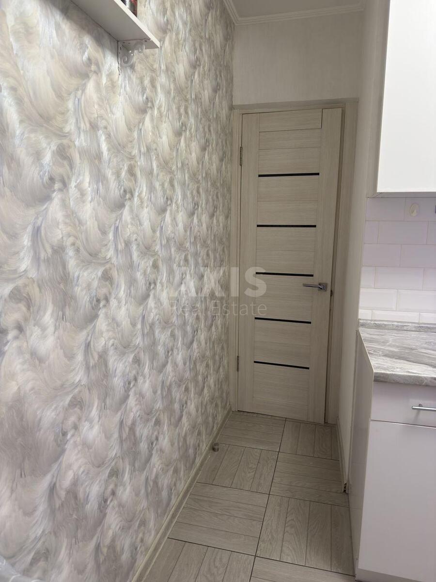 1k apartment pr-t Komarova Kosmonavta 30/28621108