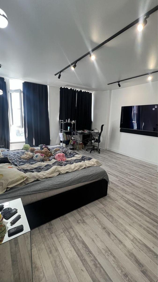 1k apartment nab. Dniprovs'ka 15