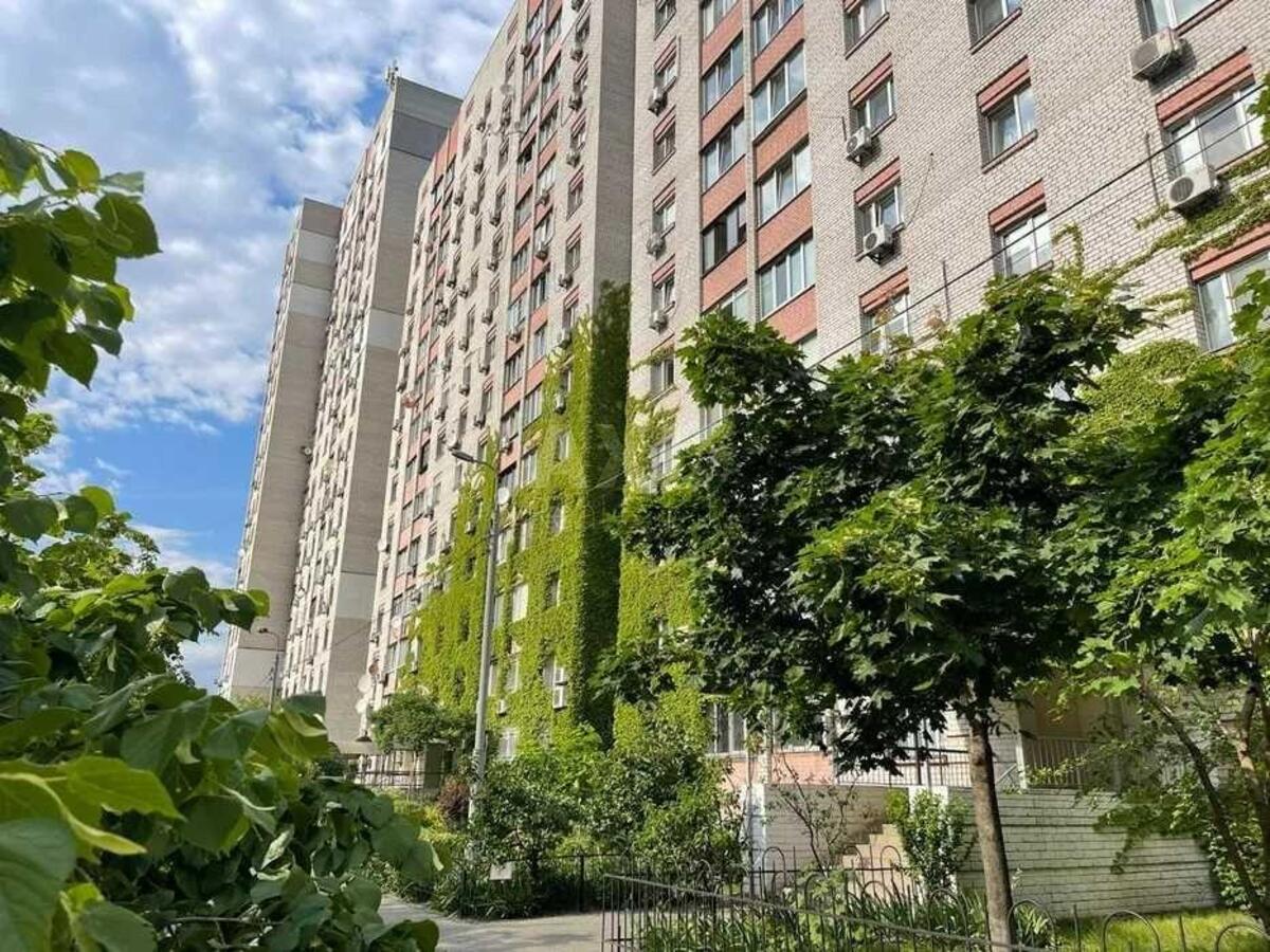2к квартира ул. Ревуцкого 511