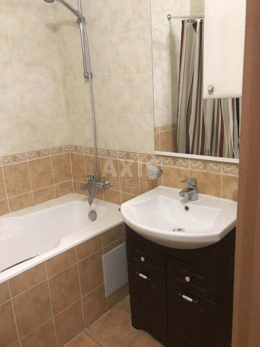 2k apartment vul. Mykil's'ko-Slobids'ka 2В1