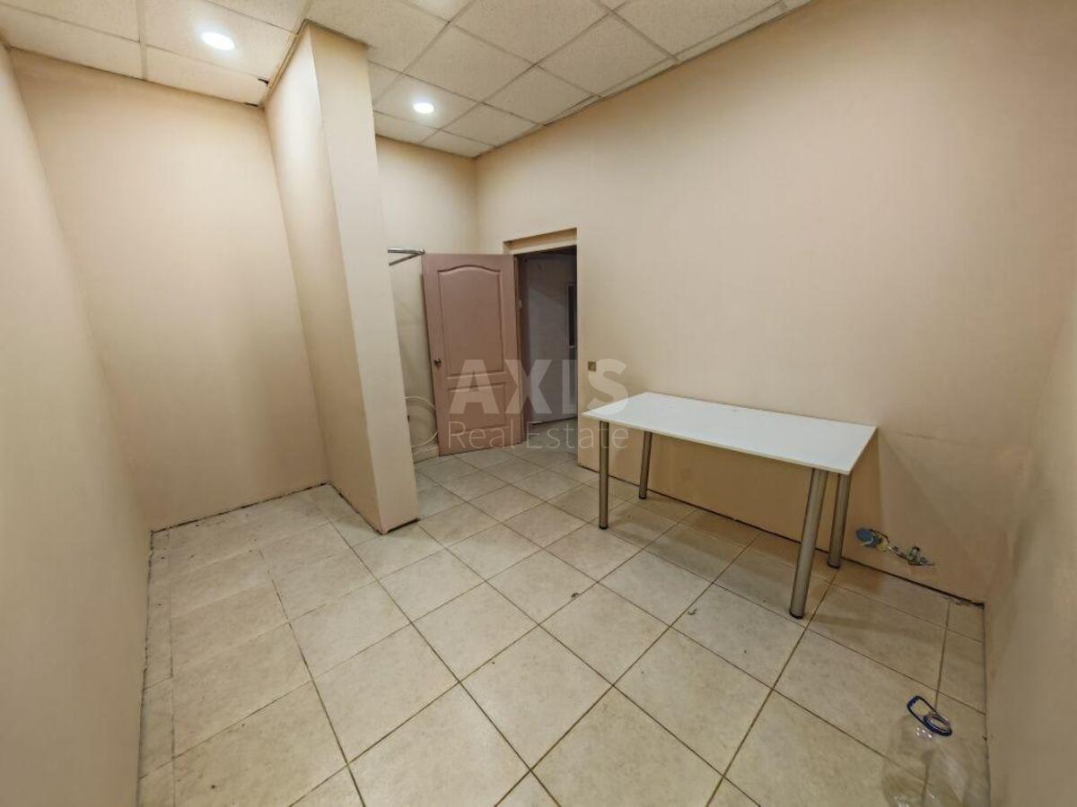 Trade object vul. Amosova Mykoly 4, 110m2553585