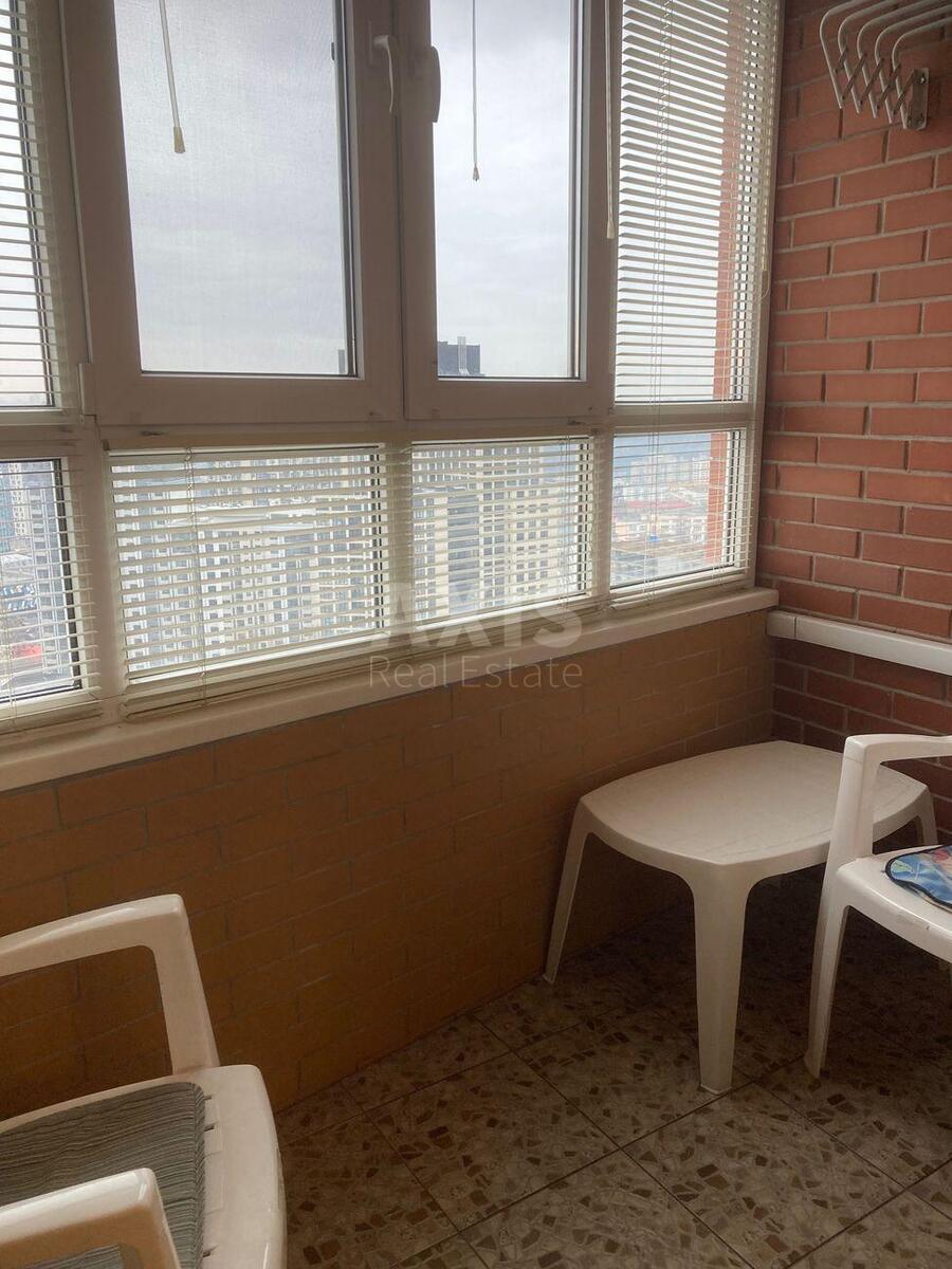 2k apartment vul. Jevgena Konoval'cja 36В8