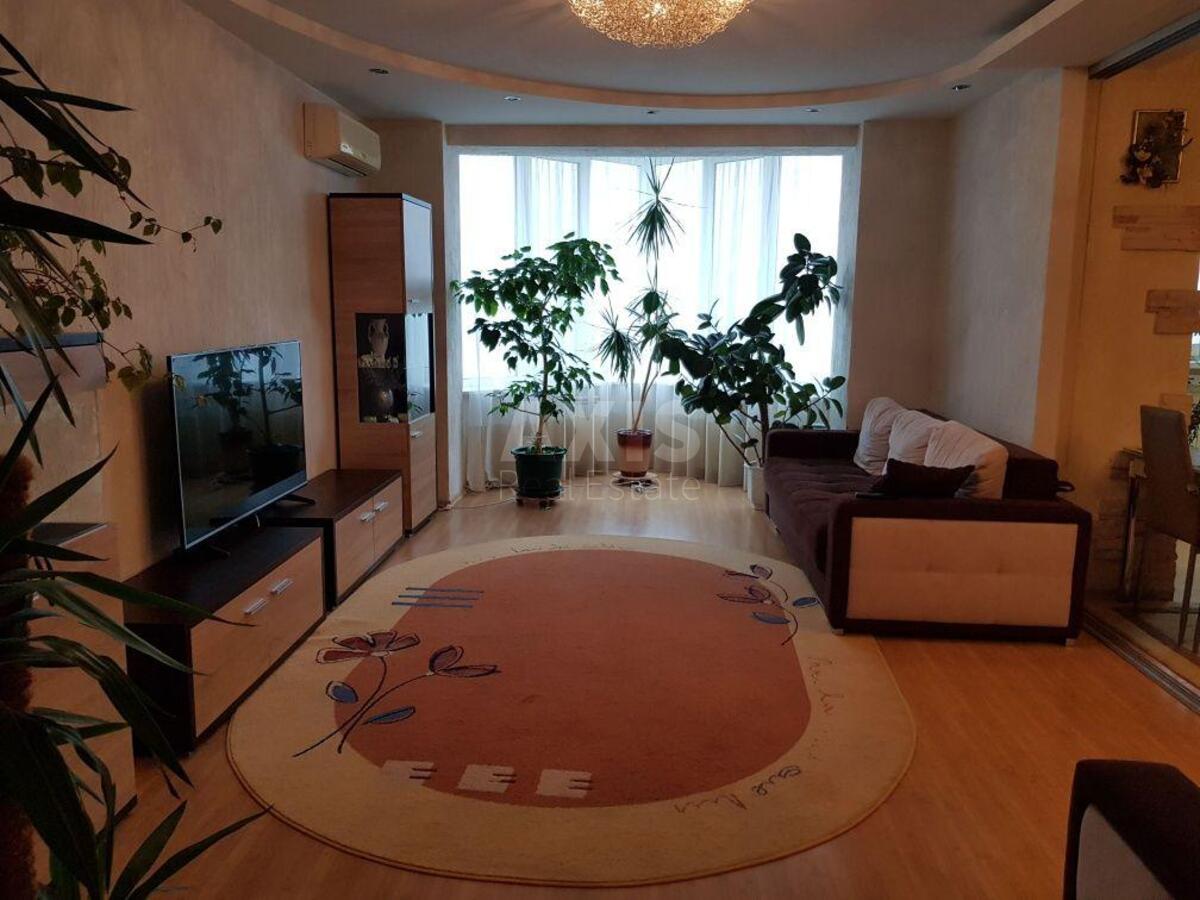 1k apartment vul. Hmel'nyc'ka 10599462