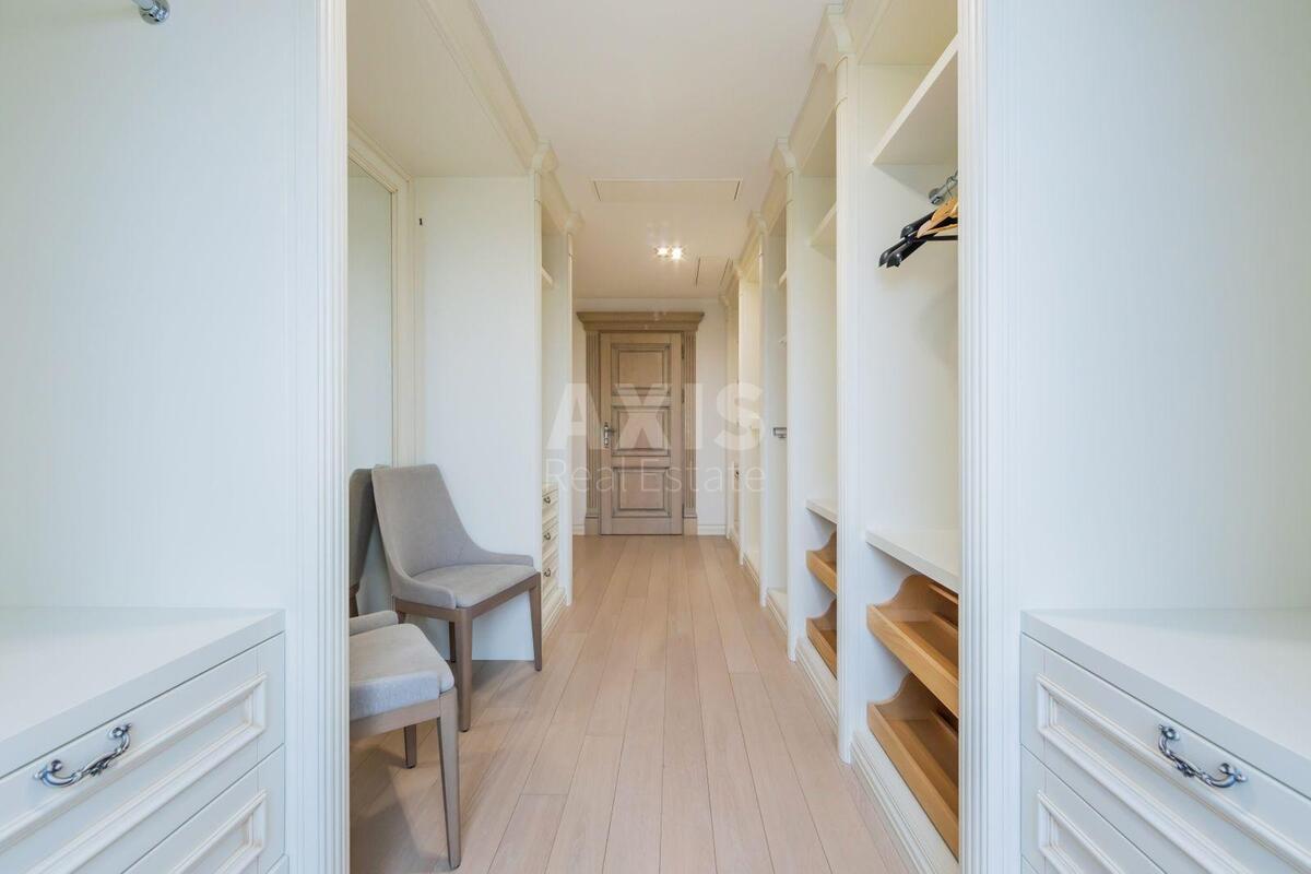 4k apartment vul. Zvirynec'ka 472