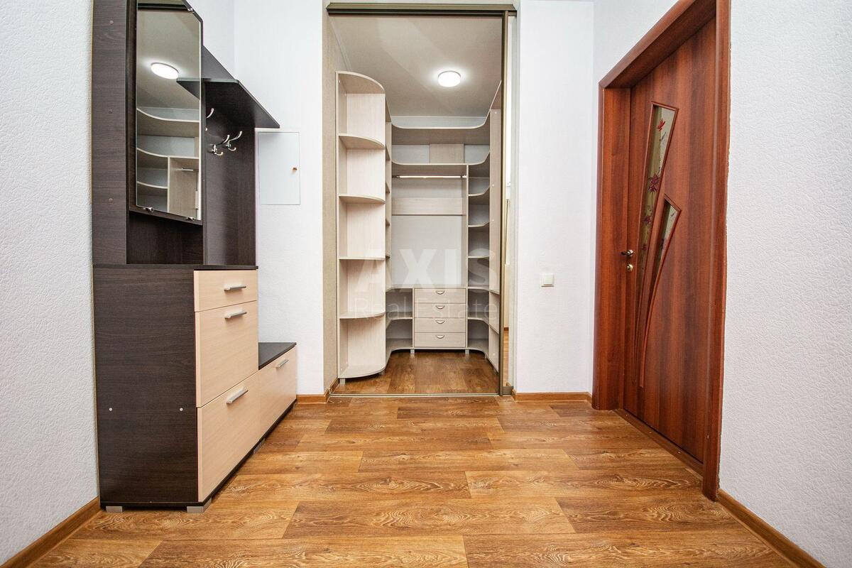 1k apartment vul. Urlivs'ka 402