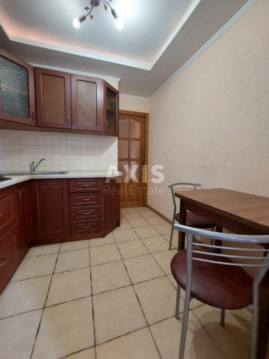 1k apartment vul. Kashtanova 112