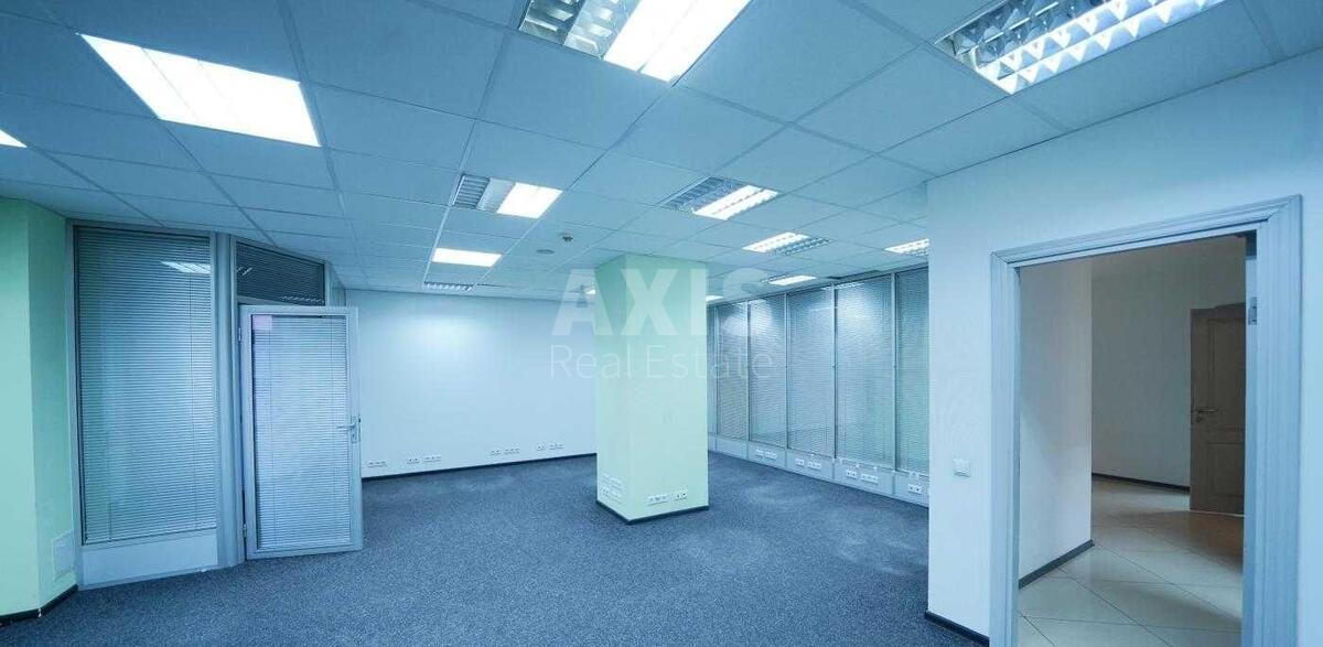 Office vul. Velyka Vasyl'kivs'ka 72, 345m24