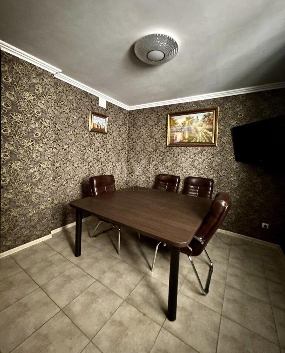 4k apartment vul. Oleny Pchilky 8571754