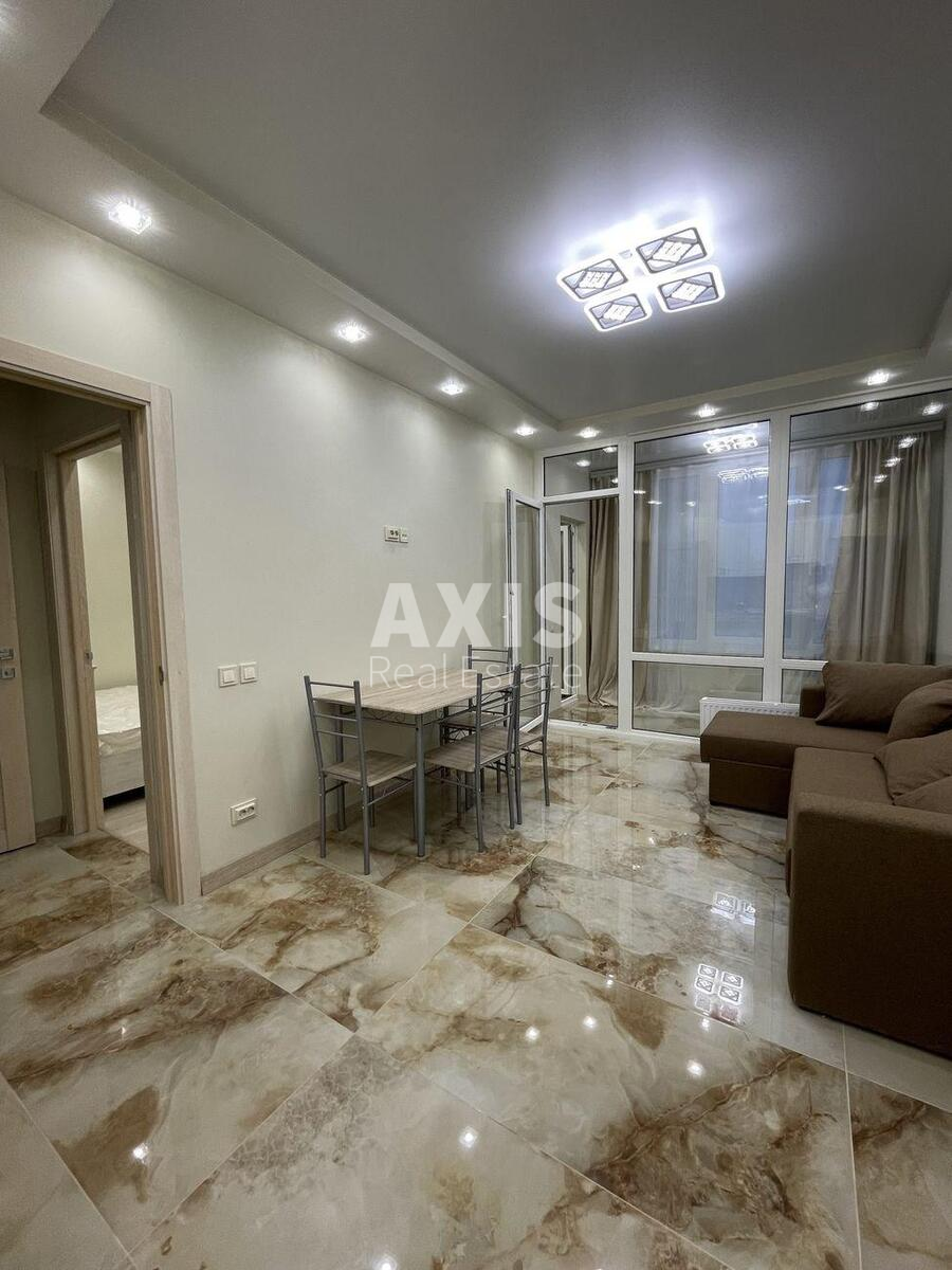 1k apartment nab. Dniprovs'ka 18594803