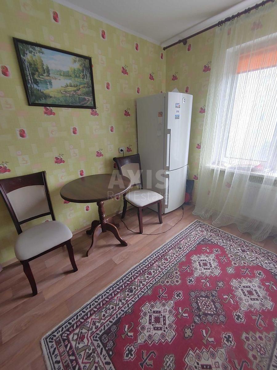 2k apartment vul. Myloslavs'ka 12
