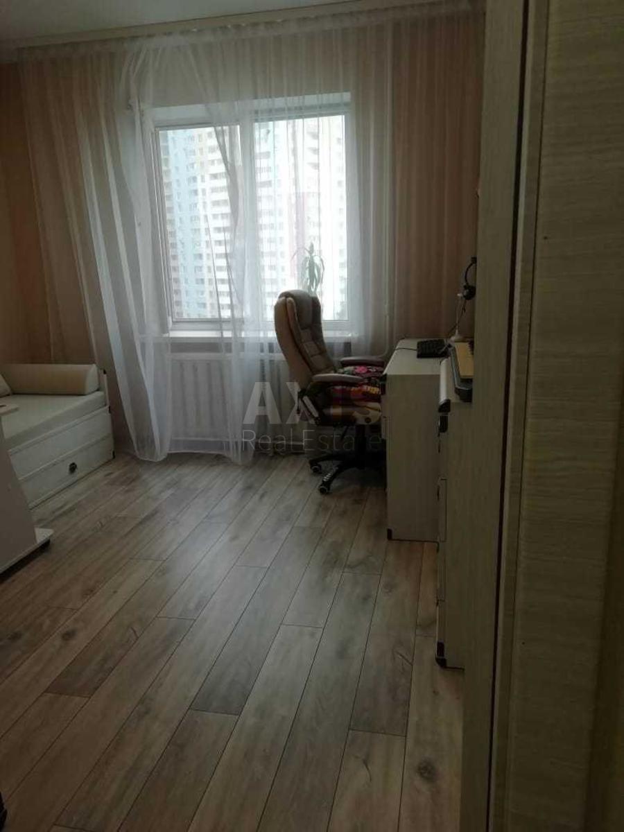 2k apartment vul. Horol's'ka 8/411