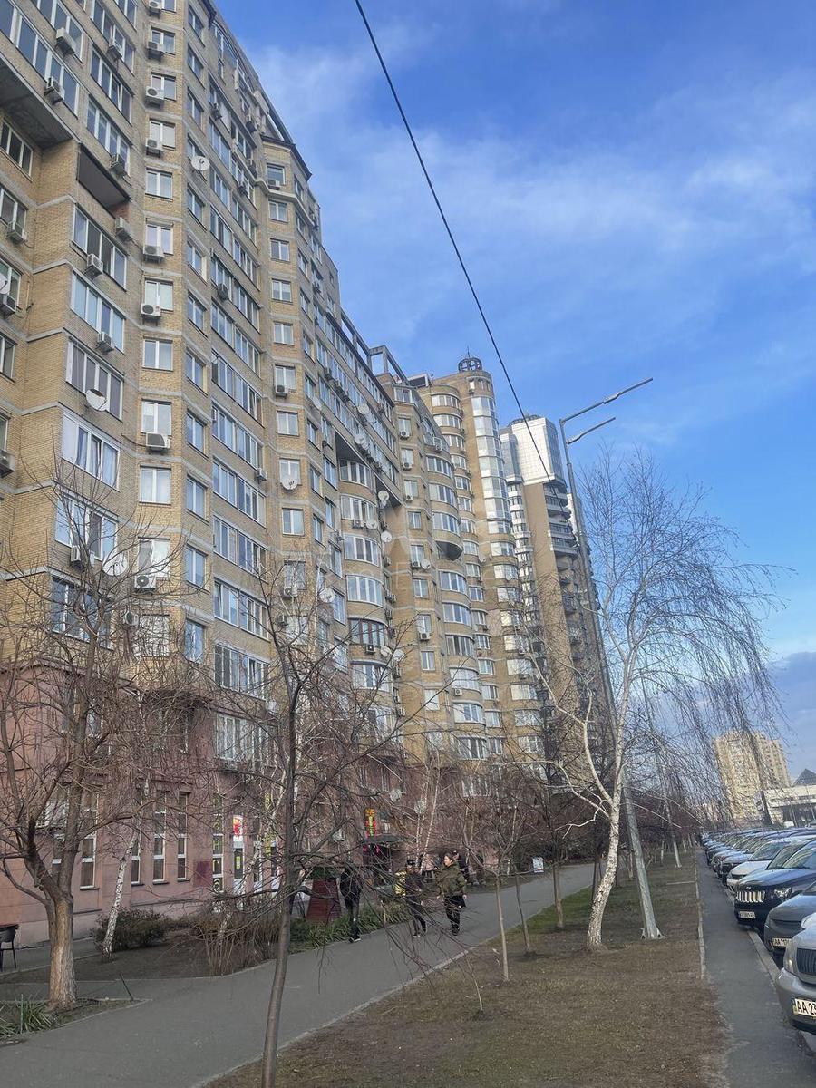 2k apartment vul. Mykil's'ko-Slobids'ka 2В5