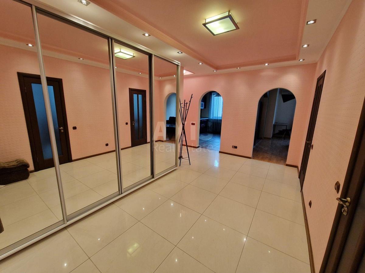 3k apartment vul. Koshycja Oleksandra 9Б9