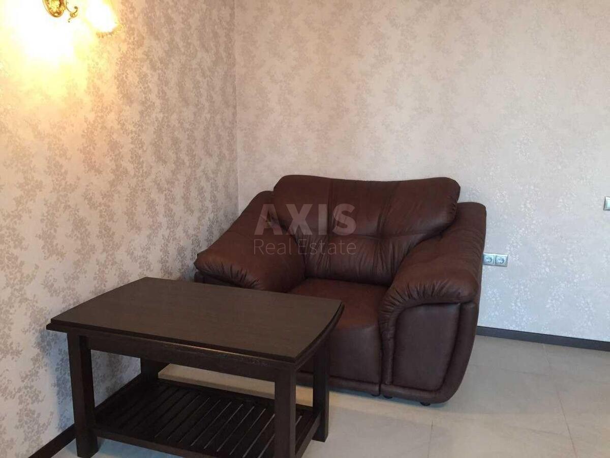 3k apartment vul. Knjazhyj Zaton 213