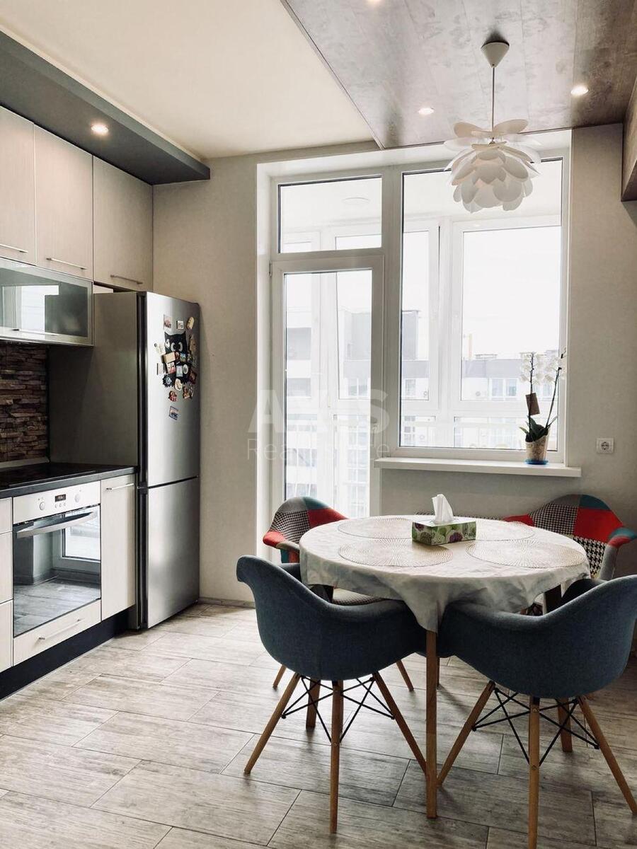 2k apartment nab. Dniprovs'ka 15Ж