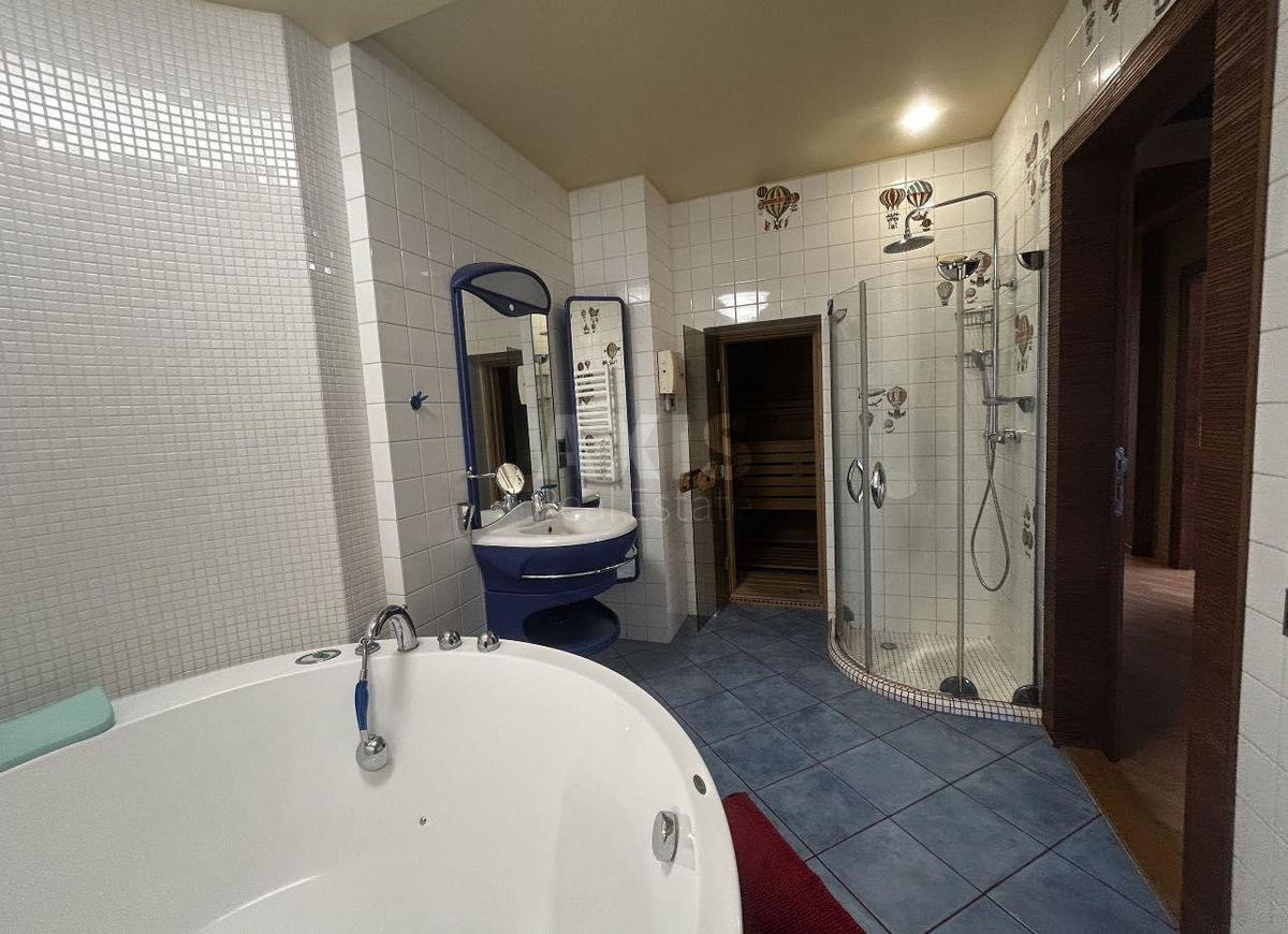4k apartment vul. Hmel'nyc'kogo Bogdana 4111