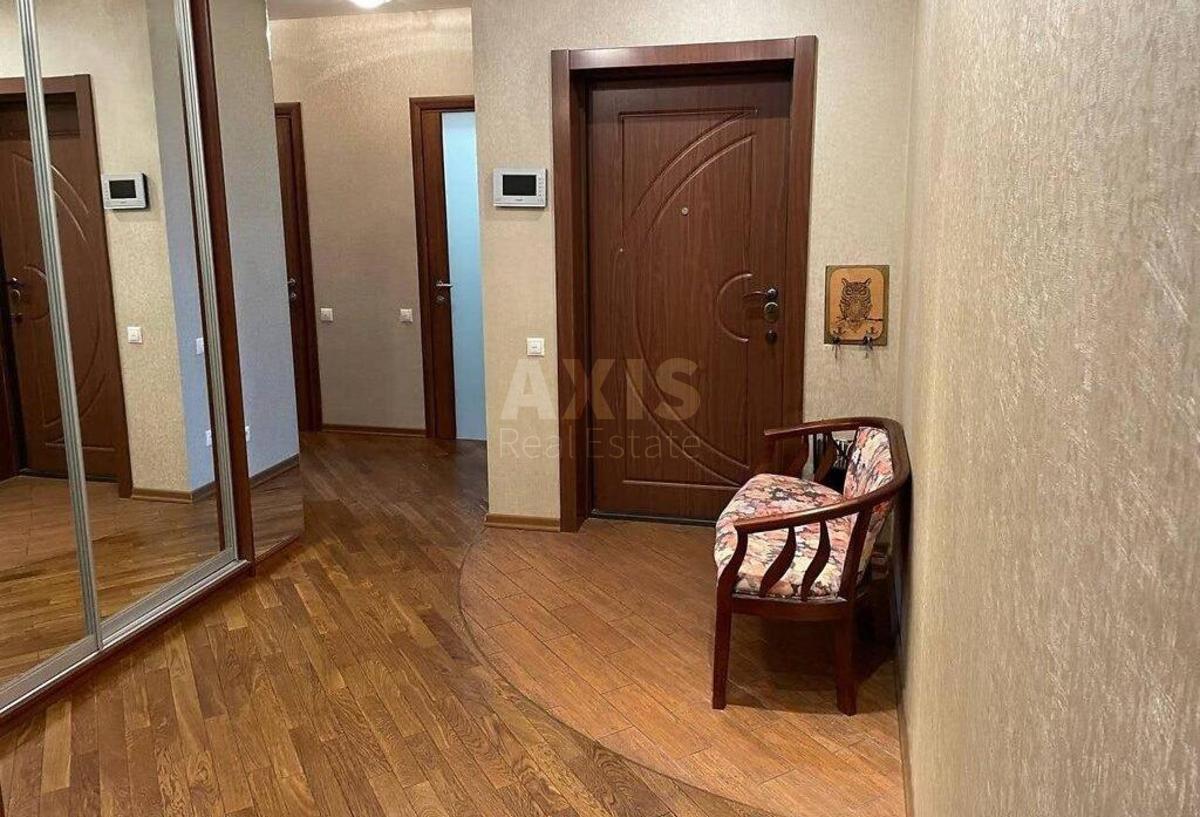 3k apartment vul. Petra Kalnyshevs'kogo 70