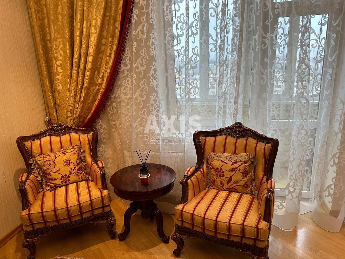 3k apartment vul. Moldavs'ka 25
