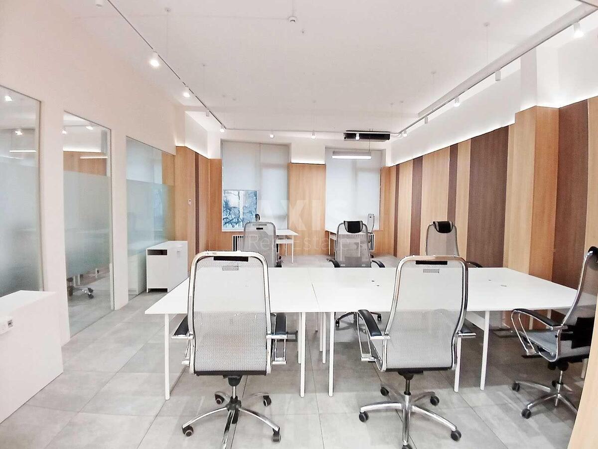 Office vul. Sichovyh Stril'civ 44А, 250m262285