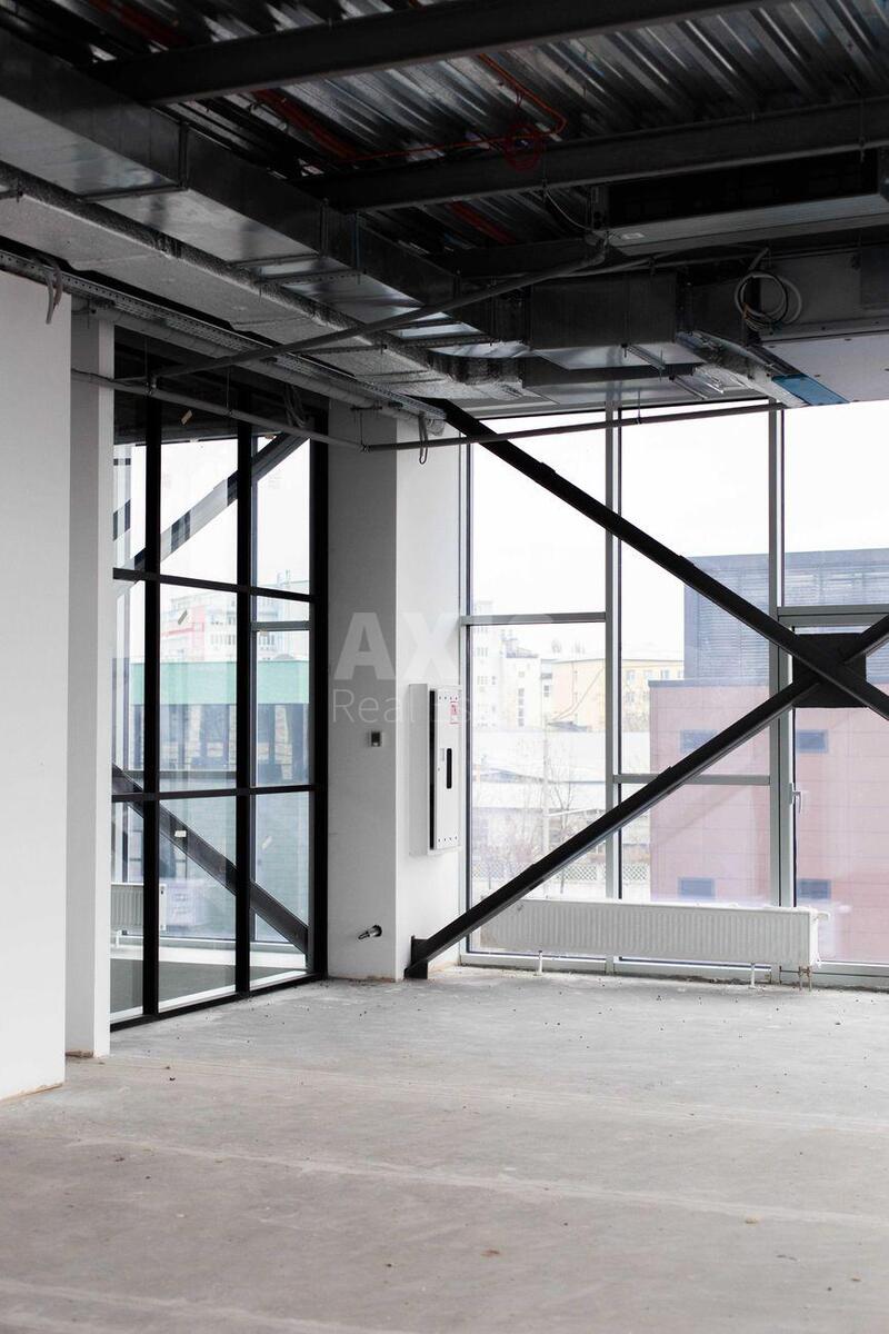 Office vul. Amurs'ka 6, 395m21