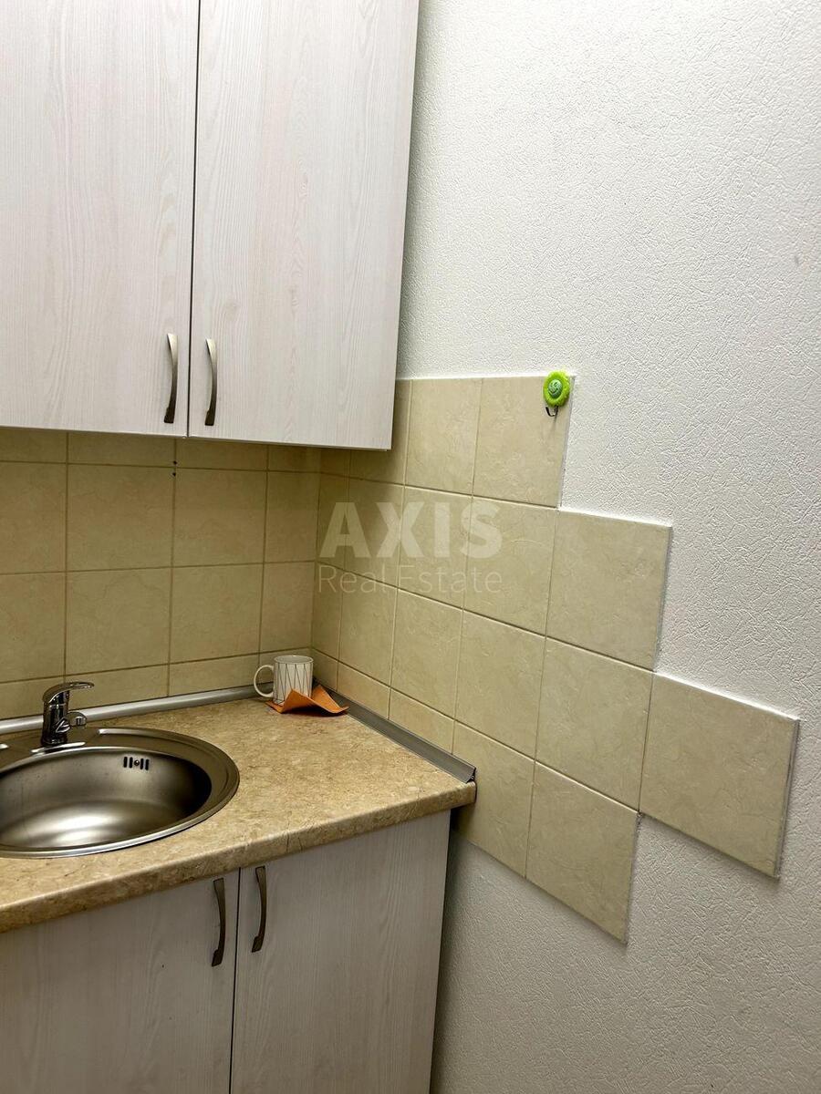 Office vul. Velyka Vasyl'kivs'ka 72, 246m28