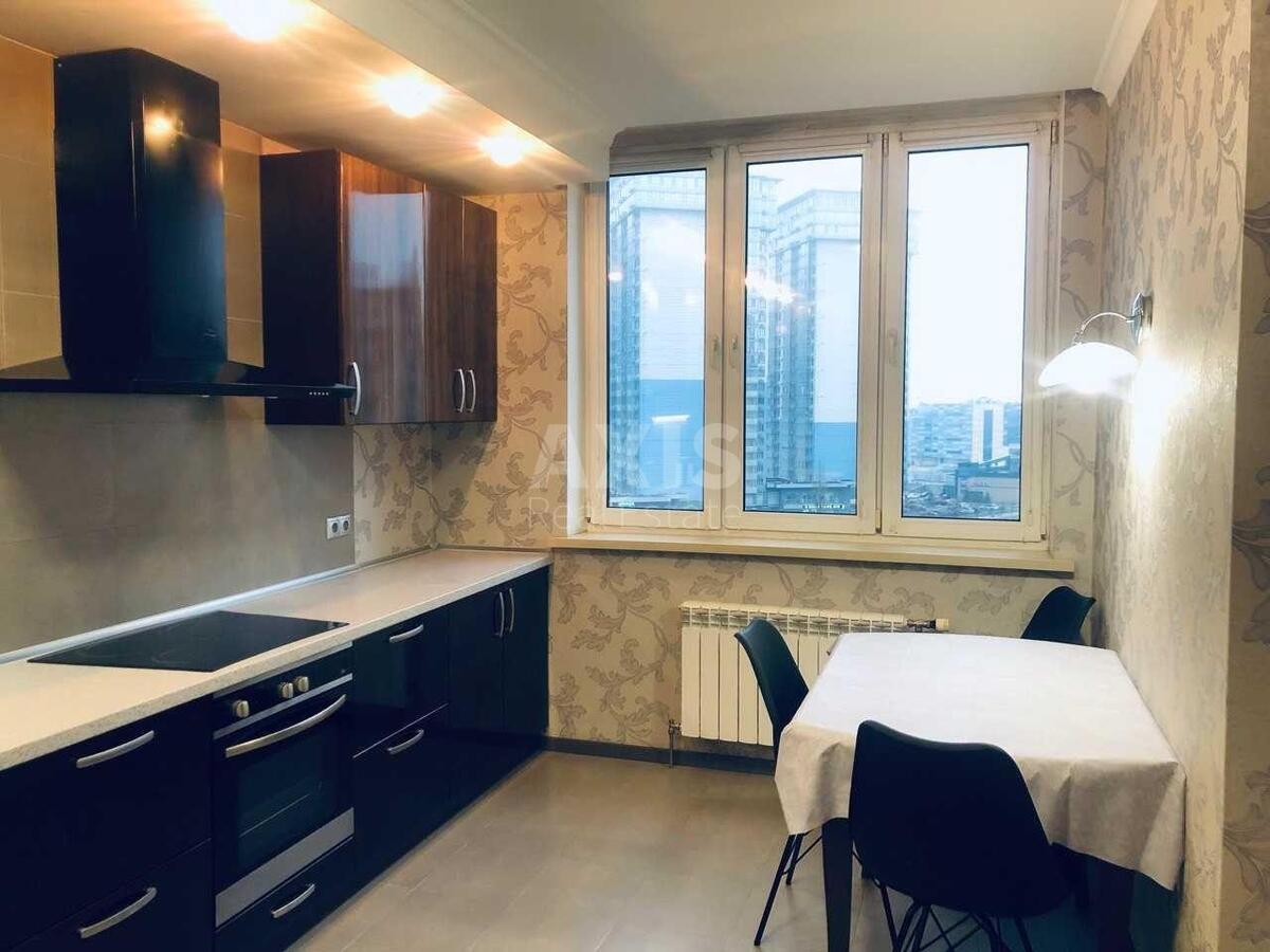 3k apartment vul. Knjazhyj Zaton 210