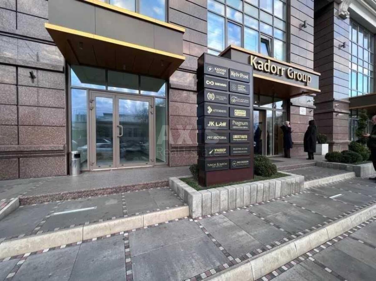 Office vul. Zhyljans'ka 68, 100m2