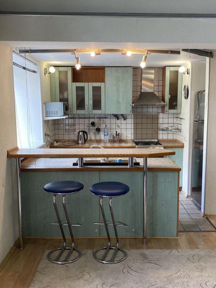 3k apartment vul. Skoropads'kogo Pavla 5