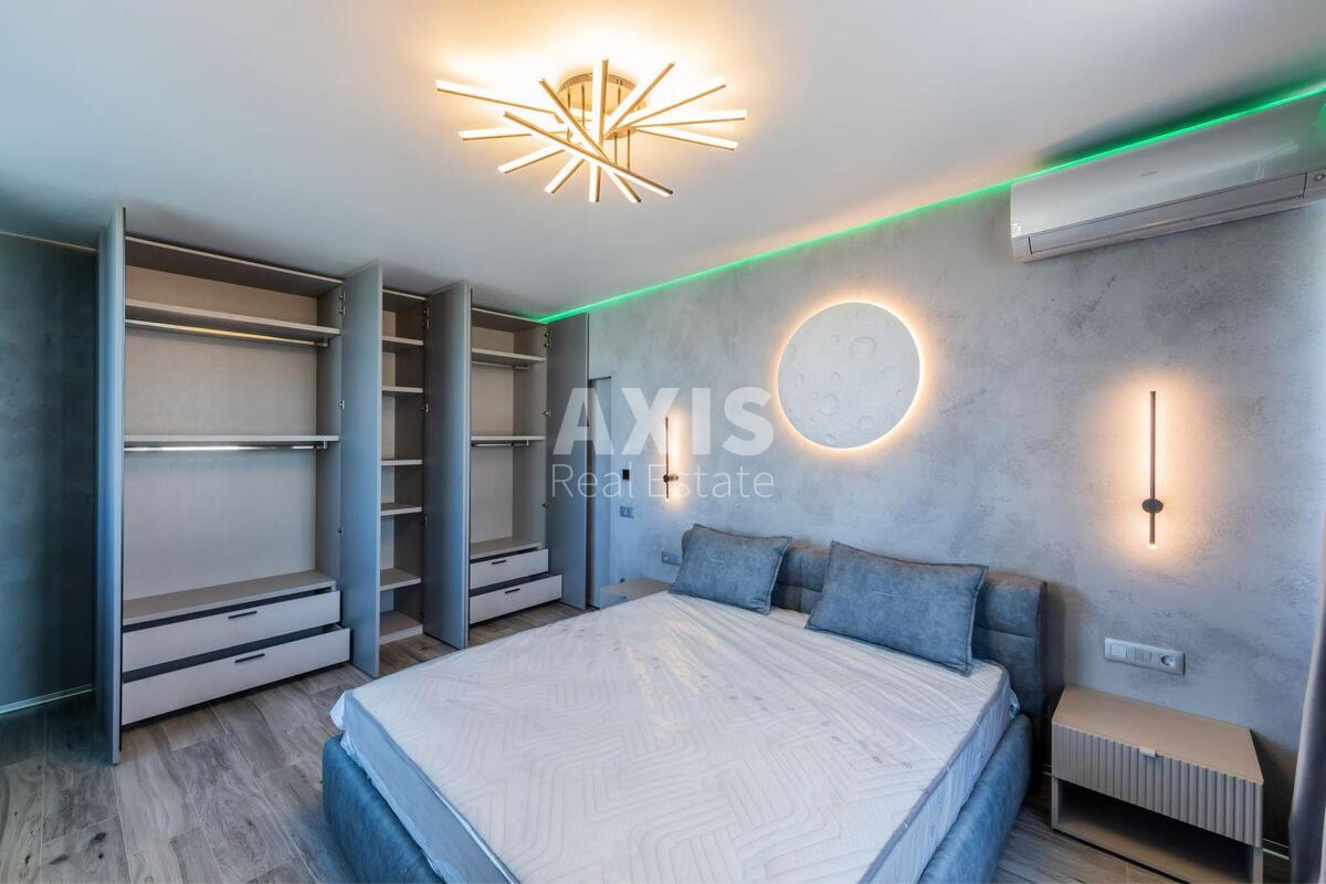 4k apartment pr-t Berestejskij 11584532