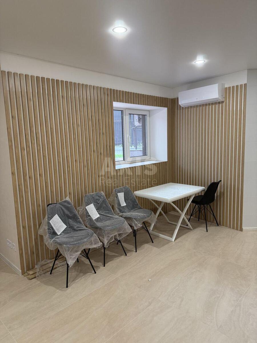 Trade object vul. Radystiv 30, 48m2608363