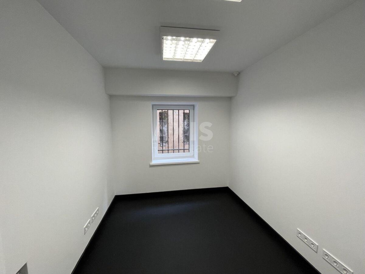Office vul. Ches'ka 9, 124m2