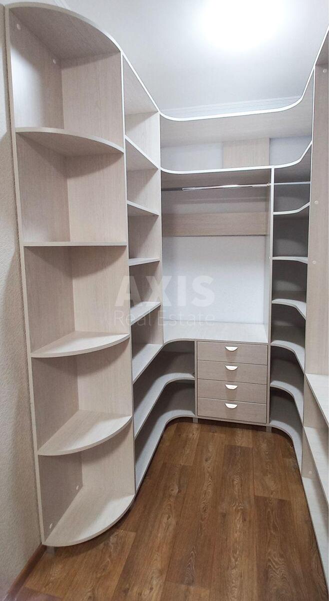 1k apartment vul. Urlivs'ka 403